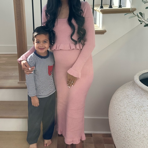 MATERNITY Pink Blush Maternity Pink Ruffle Hem Knit Top And Midi Skirt SMALL - Picture 3 of 5